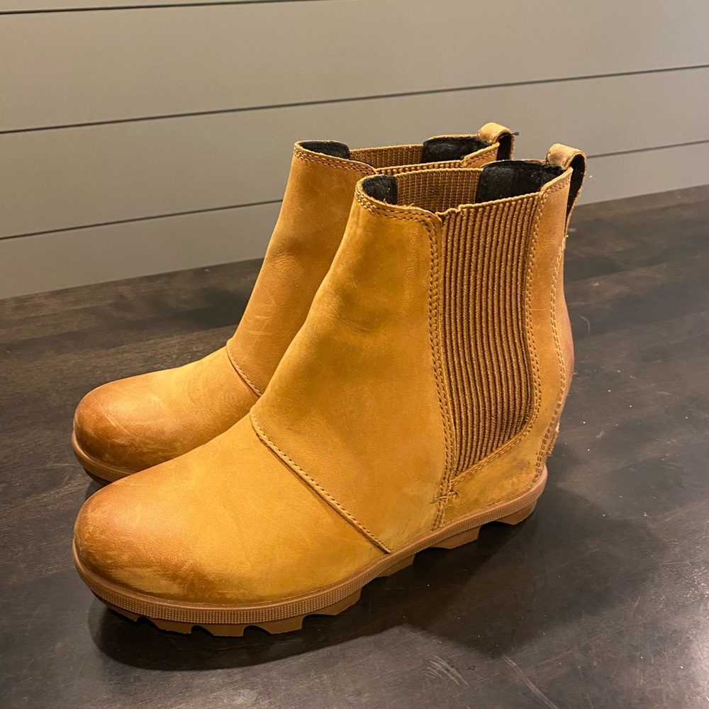 Sorel Joan of Arctic Wedge size 7